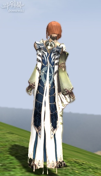 Naviarope Cloak Wynn Summoner Human.jpg